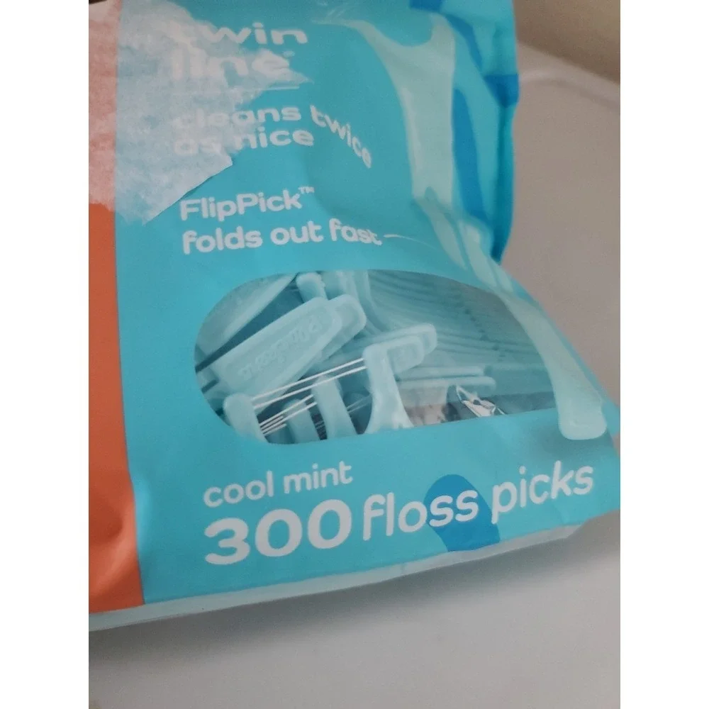 300 Count Cool Mint Plackers Twin-Line Dental Floss Tooth Picks Oral Flossers